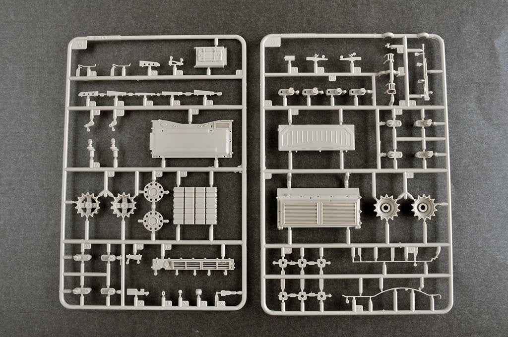 Trumpeter 09609 Russian T-72B1 with KTM-6 &amp;amp; Grating Armour 1/35 – imagen 8