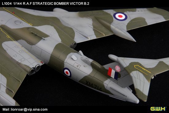 Lion Roar L1004 R.A.F. Strategic Bomber VICTOR B2 1/144 – zdjęcie 6