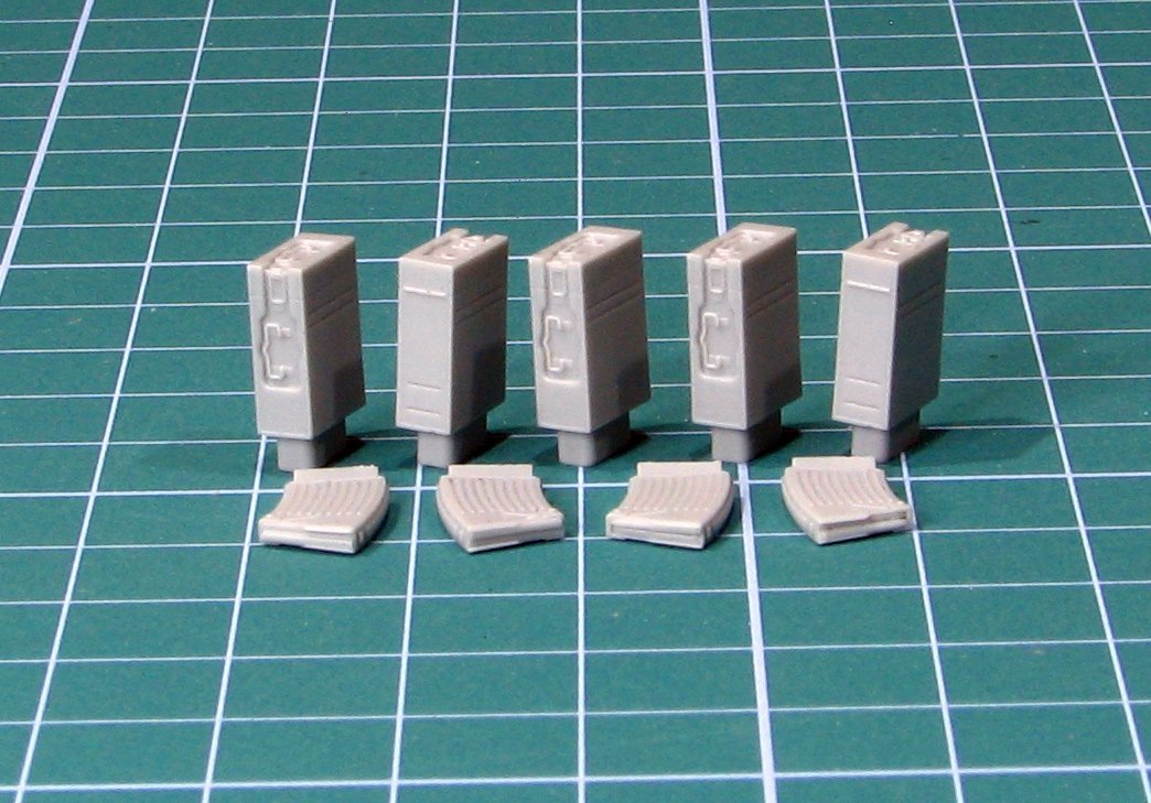 EUREKA XXL E-043 2 cm FlaK38 ammo boxes and magazines 1/35 – image 6