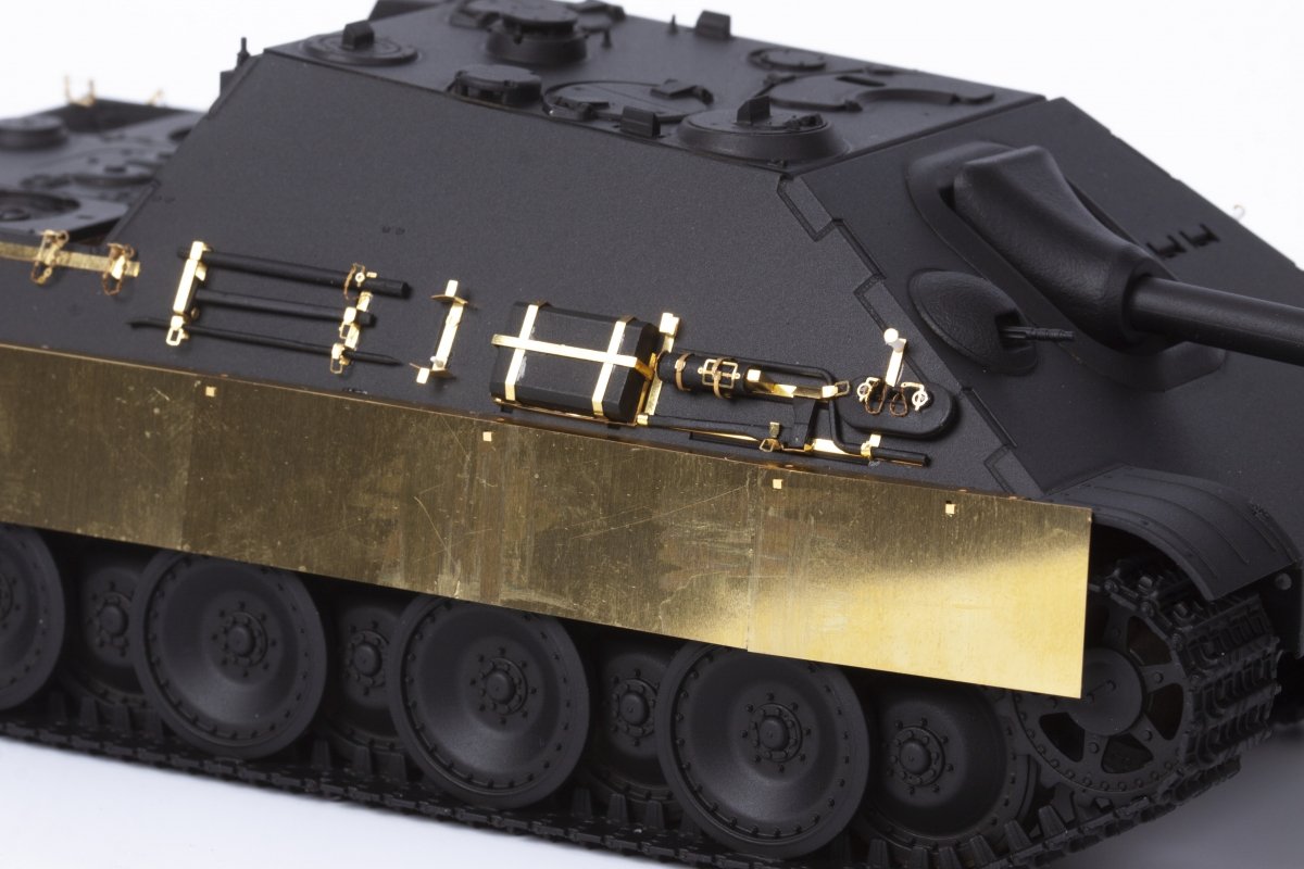 Eduard 36497 Jagdpanther Ausf. G1 schurzen ACADEMY 1/35 – image 5