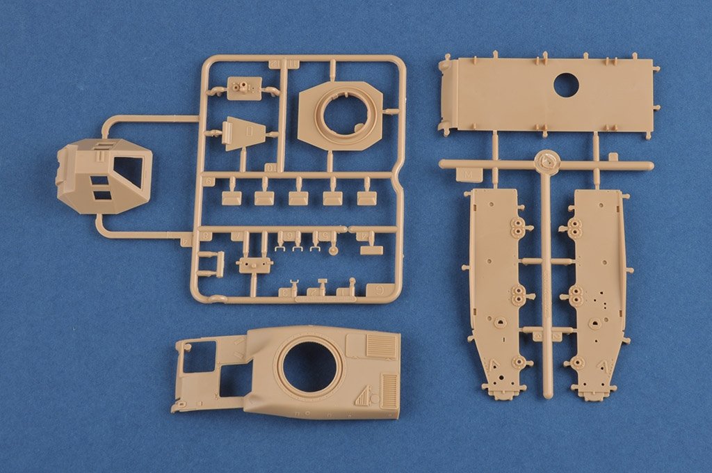 Hobby Boss 83894 French R35 with FCM turret tank 1/35 – imagen 5
