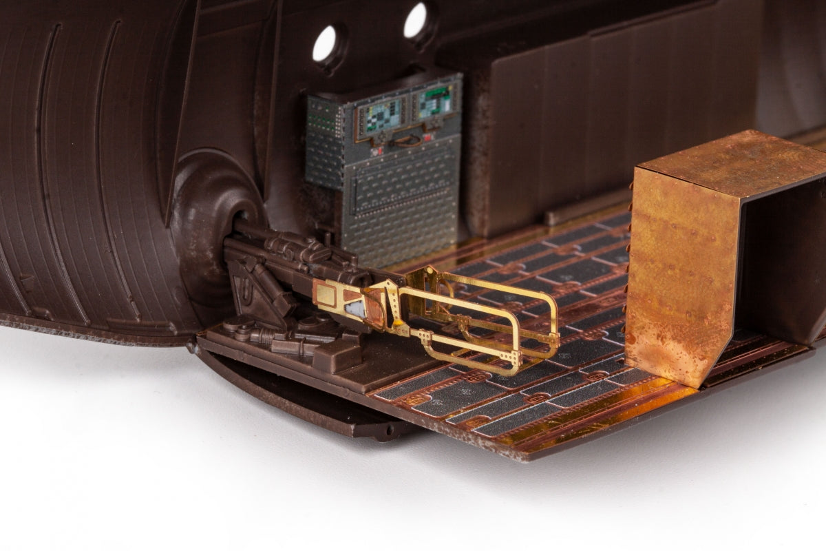 Eduard 73814 AC-130J cargo interior ZVEZDA 1/72 – imagen 5