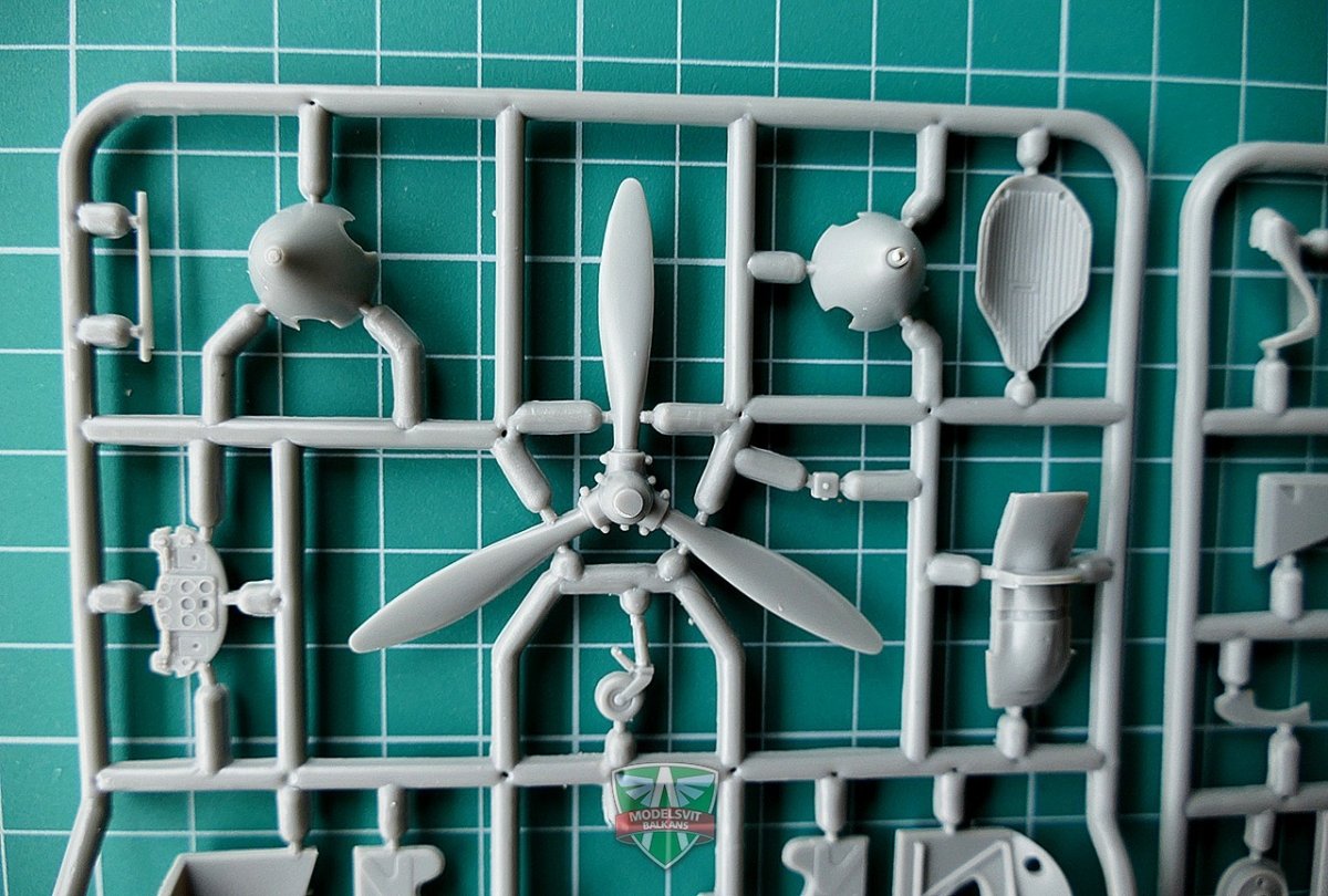 Modelsvit 4803 Yak-1 Early version 1/48 – image 4