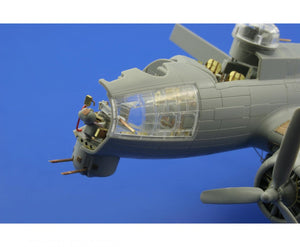 Eduard 73382 B-17G front interior 1/72 REVELL – Bild 5