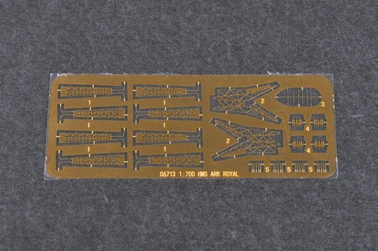 Trumpeter 06713 HMS Ark Royal 1939 1/700 – immagine 4