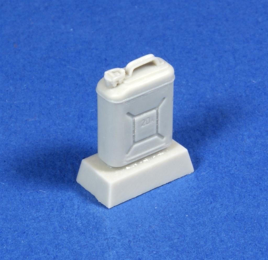 Panzer Art RE35-186 WWII 20l Soviet Army canisters 1/35 – image 2