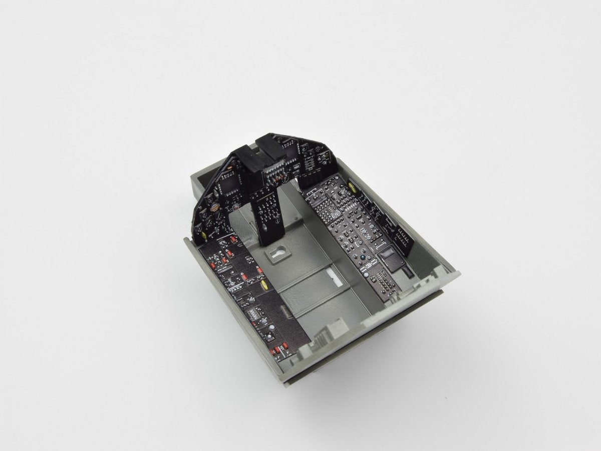 Red Fox Studio QS-32087 F-117A NIGHTHAWK (version tardive) BE Trumpeter 1/32 – image 7