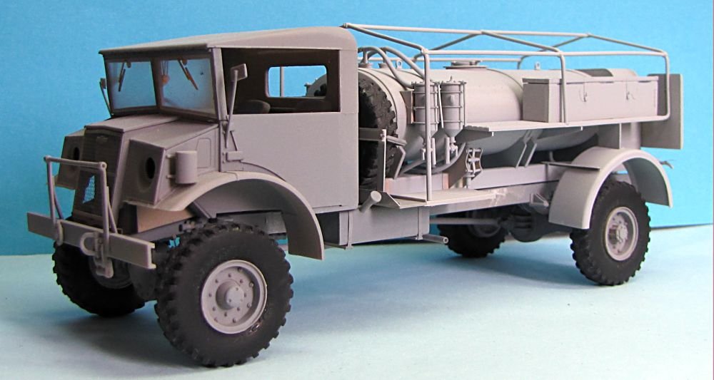 Mirror Models 35165 CMP CHEVROLET C60L WATER TRUCK 1/35 – imagen 2