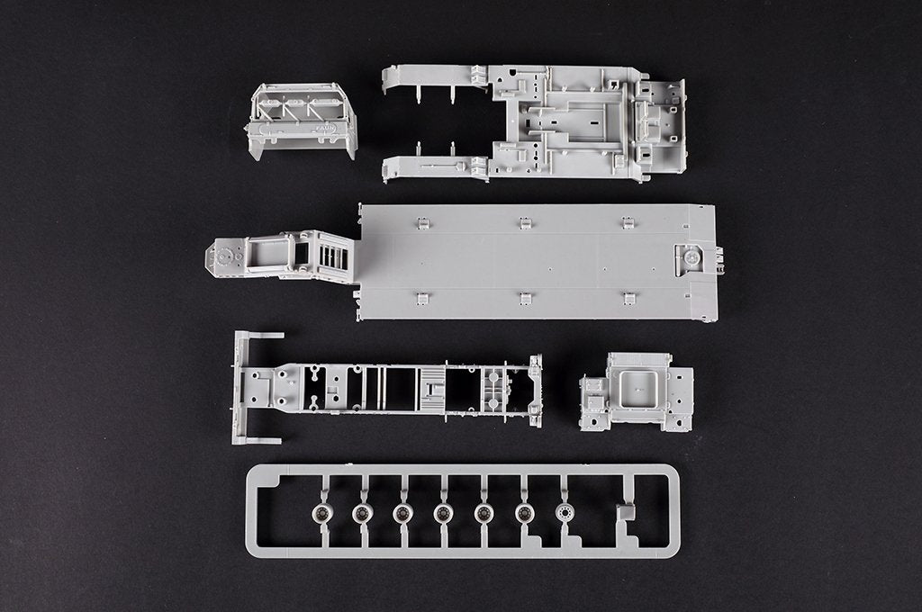 Trumpeter 07196 Slt-56 Tractor with 56t Semi Trailer 1/72 – imagen 6
