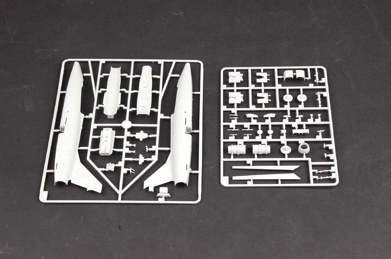 Trumpeter 01650 F-100F Super Sabre 1/72 – Bild 5