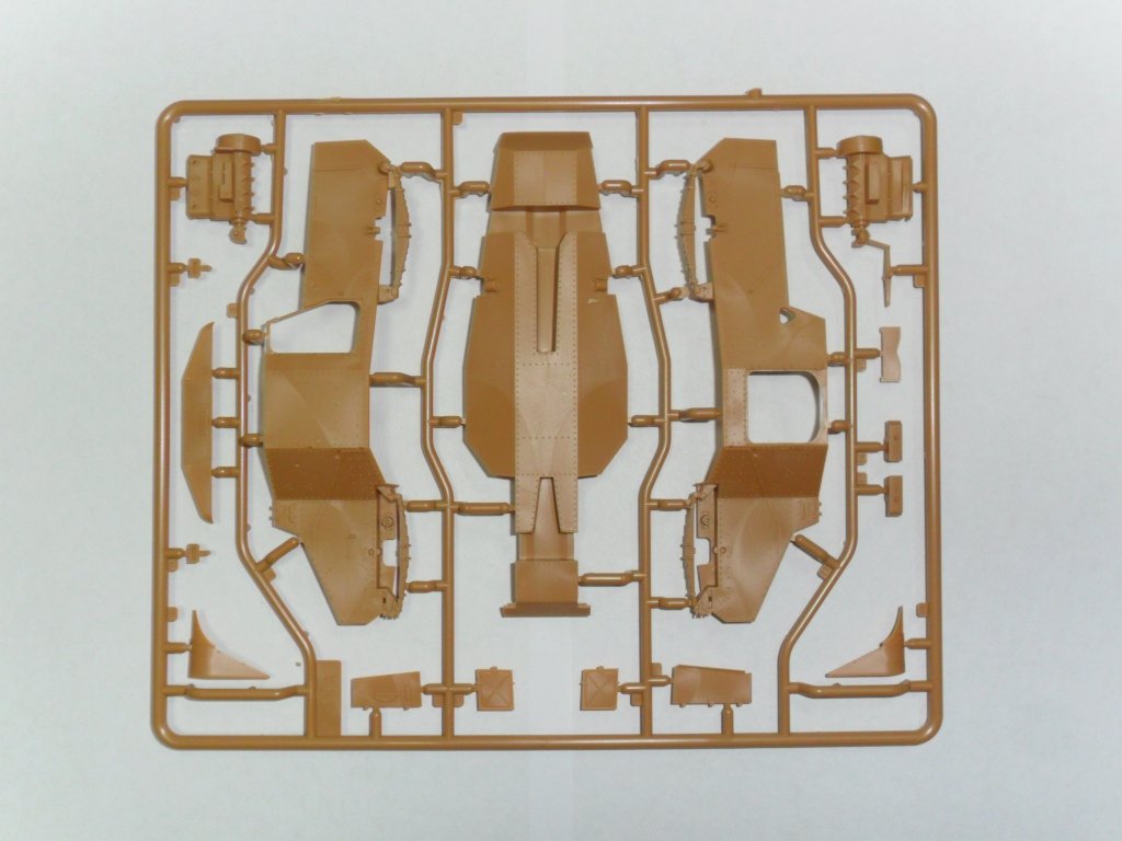 ICM 35382 P 204 (f) with German Armoured Vehicle Crew 1/35 – imagen 5
