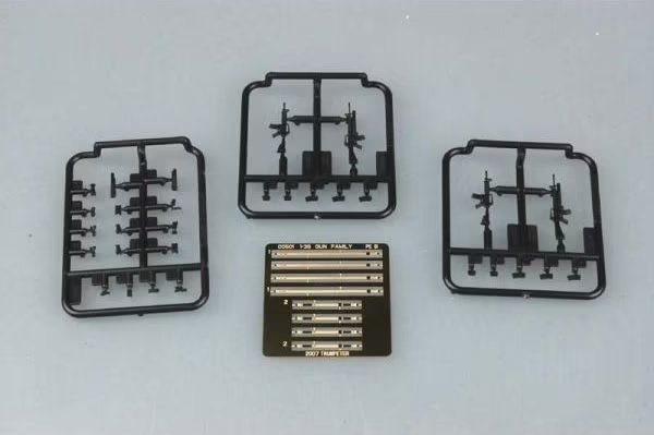 Trumpeter 00507 American Machine gun AR-15/M16/M4 FAMILY- M16A2/M203 and M733 1/35 – zdjęcie 2