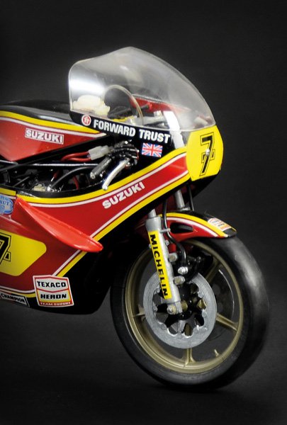 Italeri 4644 Suzuki RG 500 XR27 1/9 – immagine 4