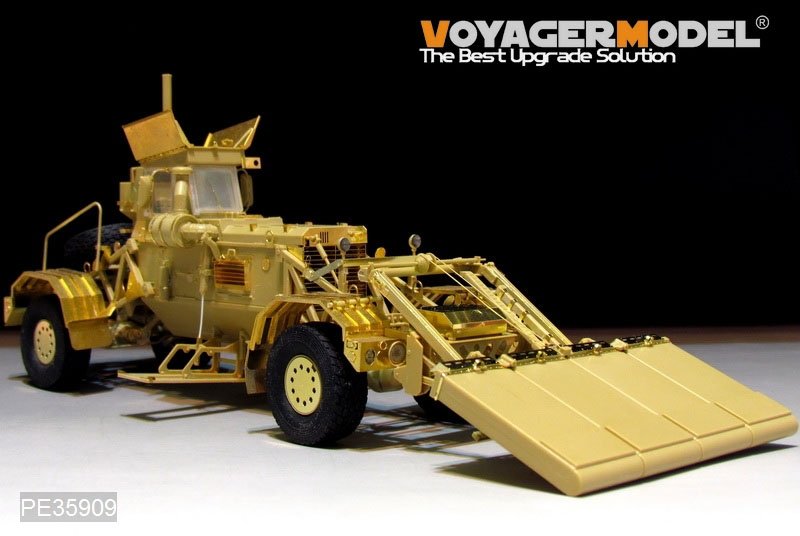 Voyager Model PE35909 Modern US Husky Mk.III Vehicle Mounted Mine Detector for PANDA 1/35 – Bild 3