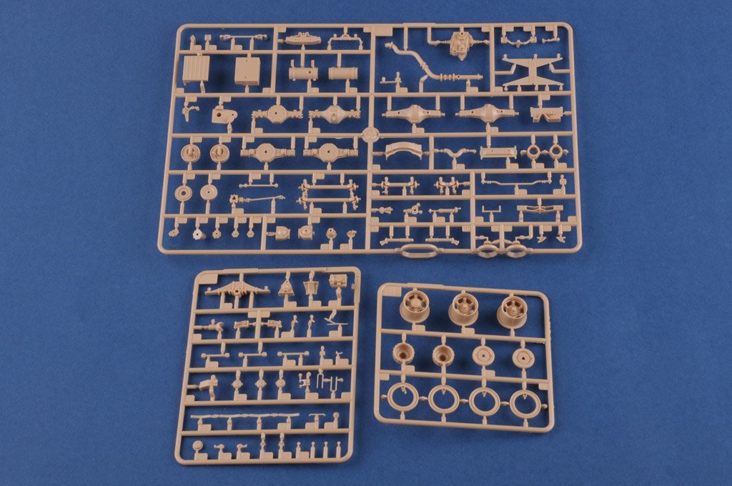 Hobby Boss 85510 Russian KrAZ-260 Cargo Truck 1/35 – imagen 5
